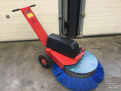 Kehr- und Kehrsaugmaschinen Mulder M sweep lvr90E overjarig demomodel