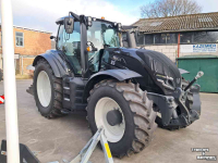 Schlepper / Traktor Valtra T215 D