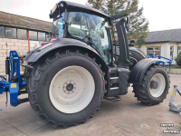 Schlepper / Traktor Valtra T215 D
