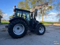 Schlepper / Traktor Valtra N143 Hitech