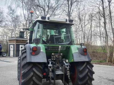 Schlepper / Traktoren Fendt 411 Vario    412