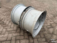 Räder, Reifen, Felgen & Distanzringe Steyr W12x24 velgen