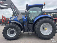 Schlepper / Traktor New Holland T7.245 AC + MX T418 Frontlader / Voorlader