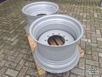 Räder, Reifen, Felgen & Distanzringe Massey Ferguson Velgen 28X18 Inch
