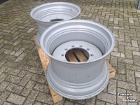 Räder, Reifen, Felgen & Distanzringe Massey Ferguson VELGEN 28X18 INCH