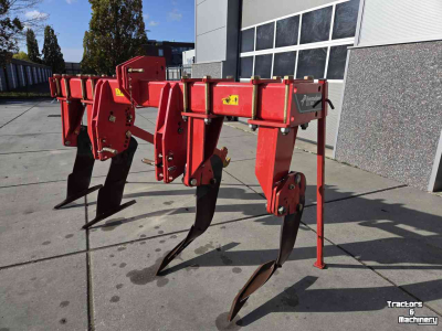 Tiefenlockerer Kverneland cli 300 voorzetwoeler
