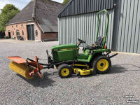 Gartentraktoren John Deere 655 Diesel 4wd met maaidek fronthef