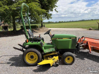 Gartentraktoren John Deere 655 Diesel 4wd met maaidek fronthef