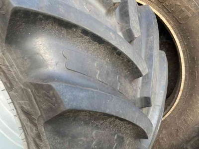 Räder, Reifen, Felgen & Distanzringe BKT 900/50r42 en 600/65r28