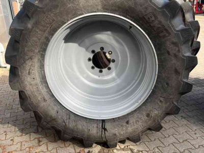 Räder, Reifen, Felgen & Distanzringe BKT 900/50r42 en 600/65r28
