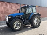 Schlepper / Traktor New Holland 8160 Tractor