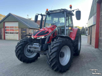 Schlepper / Traktor Massey Ferguson 5S.145 Dyna-6 Excusive tractoren.