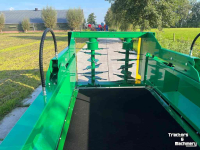 Strohverteiler für Liegeboxen Spread-a-Bale Midi stroverdeler