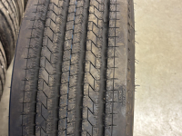 Räder, Reifen, Felgen & Distanzringe  Onbekend 295/60X22,5 BUITENBAND
