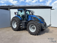 Schlepper / Traktor Valtra Q245