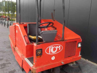Kehr- und Kehrsaugmaschinen  RCM R 1200 D/L