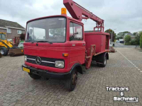 LKW Lastkraftwagen Mercedes Benz LP 608 met hoogwerker.