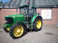 Schlepper / Traktor John Deere 6120 SE