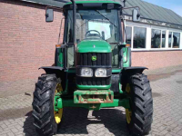 Schlepper / Traktor John Deere 6120 SE