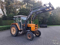 Schlepper / Traktor Renault 681-S + frontlader
