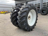 Räder, Reifen, Felgen & Distanzringe Pirelli 520/70 R38 banden op velg