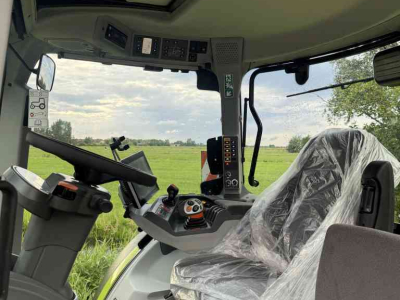 Schlepper / Traktor Claas ARION 660 CMATIC