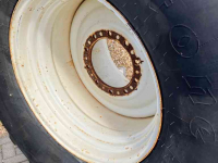 Räder, Reifen, Felgen & Distanzringe Firestone Set ALL TRACTION 23 Nok 40mm  900/60R32 compleet op Velg aansluiting 280/335/10gaats