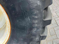 Räder, Reifen, Felgen & Distanzringe Firestone Set ALL TRACTION 23 Nok 40mm  900/60R32 compleet op Velg aansluiting 280/335/10gaats