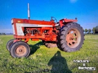 Schlepper / Traktor International Farmall 666