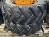 Räder, Reifen, Felgen & Distanzringe  16.9R28 naast 20.5R25