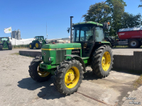 Schlepper / Traktor John Deere 3140