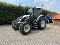 Schlepper / Traktor Valtra G125