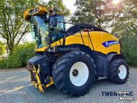 Feldhäcksler New Holland FR 700
