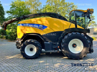 Feldhäcksler New Holland FR 700