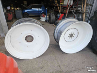 Räder, Reifen, Felgen & Distanzringe  Velg 20x42 New Holland Ford
