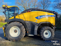 Feldhäcksler New Holland FR 600 hakselaar