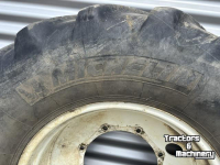 Räder, Reifen, Felgen & Distanzringe Michelin Set Michelin Banden 540/65R28 Multibib Vaste Velgen