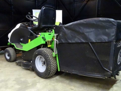 Aufsitzrasenmäher Etesia Hydro 100