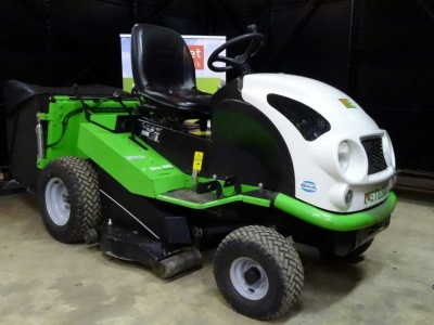 Aufsitzrasenmäher Etesia Hydro 100