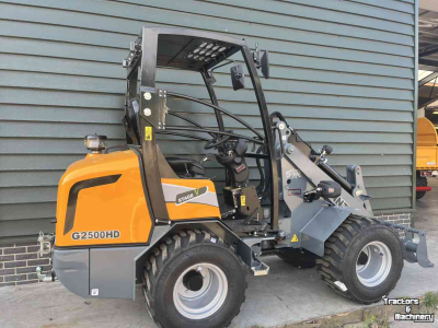 Radlader Giant G2500HD