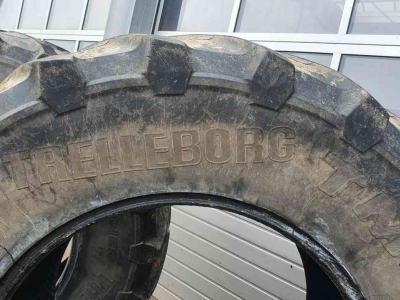 Räder, Reifen, Felgen & Distanzringe Trelleborg 650/75 R 38