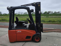 Gabelstapler Linde E18 hefhoogte 450 cm triple.