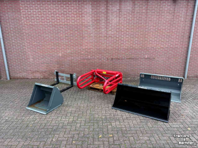 Baggerlöffels Hemach Diverse aanbouwdelen te koop!