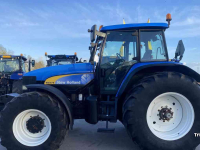 Schlepper / Traktor New Holland TM 175