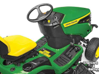 Aufsitzrasenmäher John Deere X167