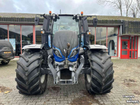 Schlepper / Traktor Valtra T214 Versu
