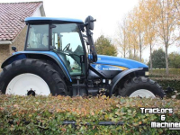 Schlepper / Traktor New Holland TM155 Range command