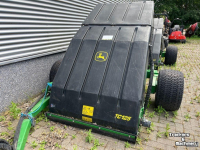 Kehrmaschine John Deere TC125