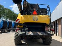 Mähdrescher New Holland CR 8.80