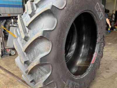 Räder, Reifen, Felgen & Distanzringe BKT 520/85R38 (20.8R38)